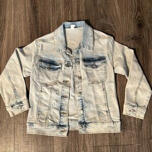 Evsie Maurice’s girls distressed Jean jacket size small (oversized)